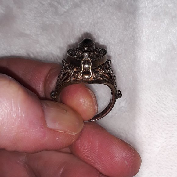 1940's Onyx Art Deco Bracelet and Lockett Ring Set - Picture 3 of 12